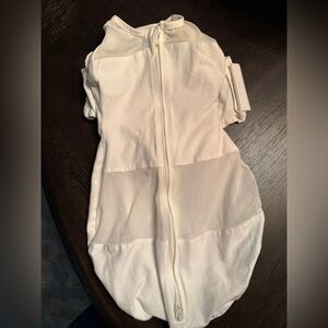 Happiest Baby Swaddle Zip Up Snoo Baby Bassinet size  small 0-2 months